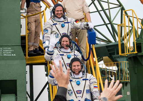 Astronauts prepare for launch