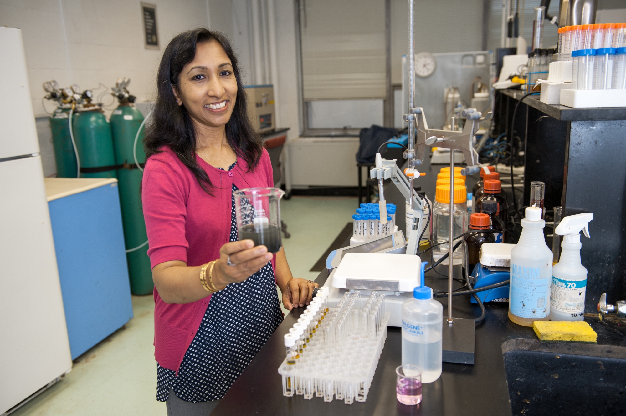 Dr. Rumana Riffat in her lab